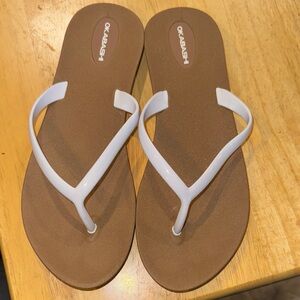 Okabashi Women's Sandals with White Straps and Brown Soles. Size 6